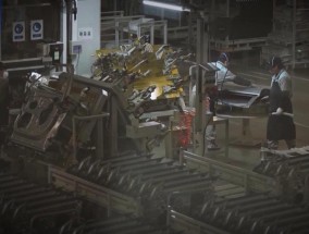 美长滩港货运量因关税暴跌三成港口负责人：货架要空了