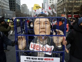 韩国国会投票弹劾总统尹锡烈