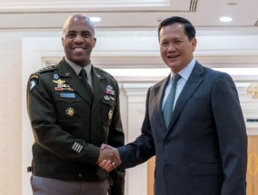美国亚太地区最高将领访问柬埔寨促进两国关系