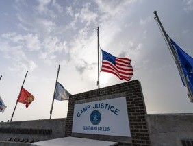 法官反对那些试图帮助被送往关塔那摩的移民并阻止更多转移的倡导者