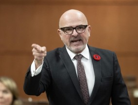 内阁部长Randy Boissonnault就原住民身份主张道歉