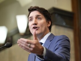 特鲁多预计，在“可预见的未来”，加拿大和美国之间将爆发贸易战。