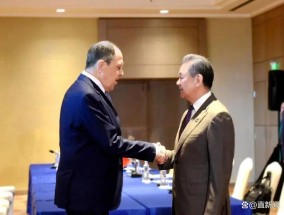 拉夫罗夫向王毅介绍乌克兰危机最新情况