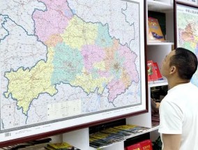 为什么很多人家里都贴着一张中国地图和世界地图？