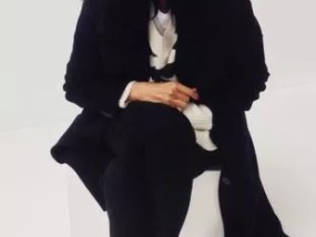克劳迪娅·温克尔曼的“完美”玛莎裤子被称赞让腹部“看起来更平坦”