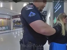 一名女子在纳什维尔机场出言不逊，被爆出是苏格兰喜剧演员瑞秋·杰克逊，随后被判入狱