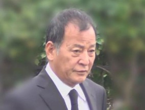 日本黑帮头目凌晨遛狗不拴绳被捕，当地居民称被狗追赶