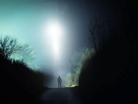 UFO专家对外星人接触发出了令人不寒而栗的四个字警告