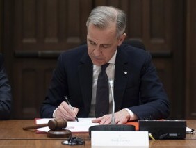 鉴于特朗普的贸易战，加拿大将审查购买F-35战斗机