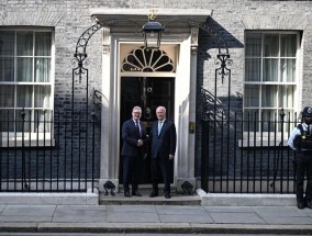 巴勒斯坦总理访问英国会见英首相斯塔默