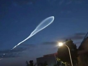 西安夜空又出现不明发光物！两部门回应，网友揭秘