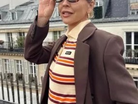 莉迪亚·布莱特这件“当季流行色”的两件套西装是“无名小辈”的瑰宝
